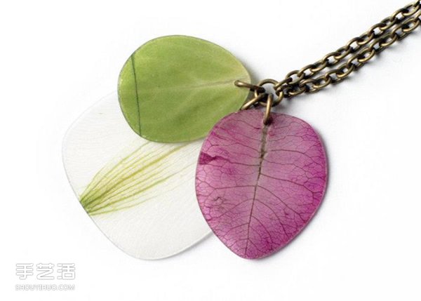 超美花瓣项链DIY图片 手工制作花瓣项链作品 -  www.shouyihuo.com