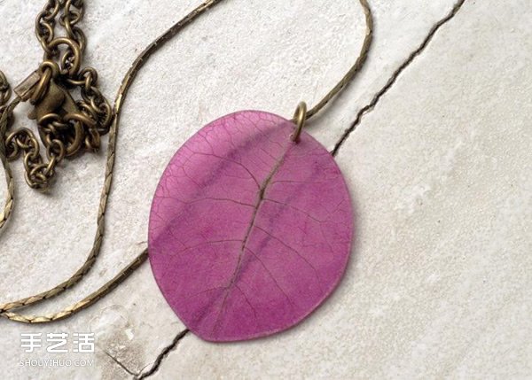 超美花瓣项链DIY图片 手工制作花瓣项链作品 -  www.shouyihuo.com