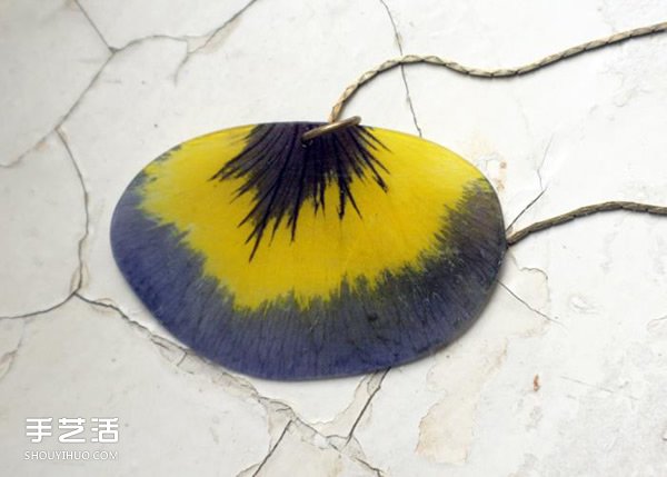超美花瓣项链DIY图片 手工制作花瓣项链作品 -  www.shouyihuo.com