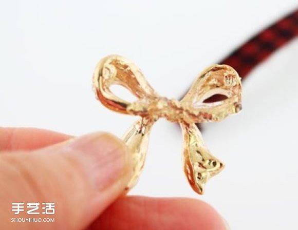 简单DIY蝴蝶结发夹步骤 蝴蝶结发夹手工制作 -  www.shouyihuo.com
