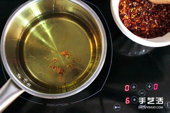 简单百搭辣油DIY 不覆盖食物原味的辣椒酱做法 -  www.shouyihuo.com