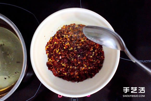 简单百搭辣油DIY 不覆盖食物原味的辣椒酱做法 -  www.shouyihuo.com