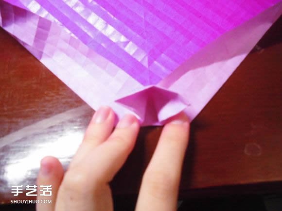 蝶恋花爱心折纸图解 创意爱心的折法步骤图 -  www.shouyihuo.com