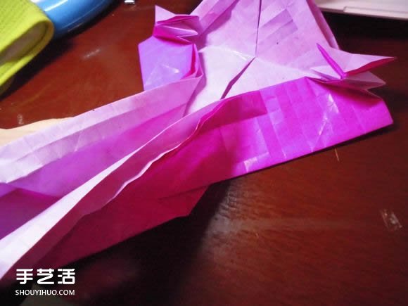 蝶恋花爱心折纸图解 创意爱心的折法步骤图 -  www.shouyihuo.com