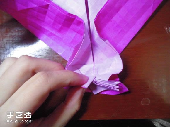 蝶恋花爱心折纸图解 创意爱心的折法步骤图 -  www.shouyihuo.com
