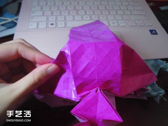 蝶恋花爱心折纸图解 创意爱心的折法步骤图 -  www.shouyihuo.com