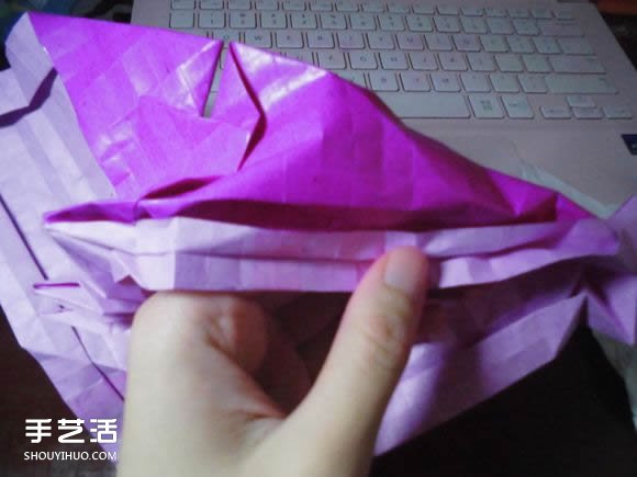 蝶恋花爱心折纸图解 创意爱心的折法步骤图 -  www.shouyihuo.com