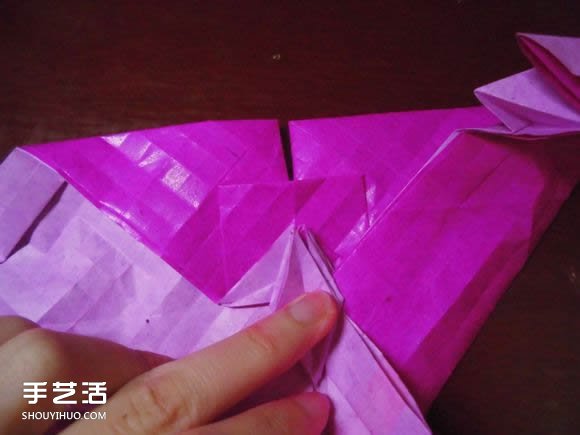 蝶恋花爱心折纸图解 创意爱心的折法步骤图 -  www.shouyihuo.com