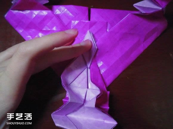 蝶恋花爱心折纸图解 创意爱心的折法步骤图 -  www.shouyihuo.com
