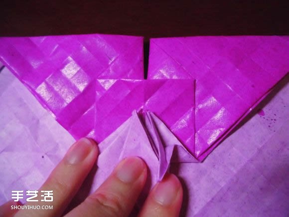 蝶恋花爱心折纸图解 创意爱心的折法步骤图 -  www.shouyihuo.com
