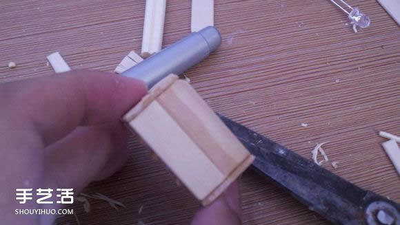 一次性筷子手工制作逼真别墅模型 步骤超全！ -  www.shouyihuo.com