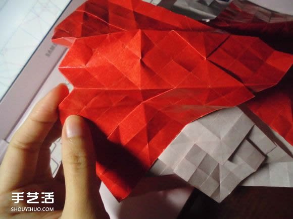 接吻鱼爱心折纸图解 超复杂桃心的折法过程 -  www.shouyihuo.com