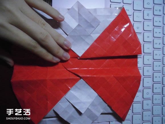 接吻鱼爱心折纸图解 超复杂桃心的折法过程 -  www.shouyihuo.com