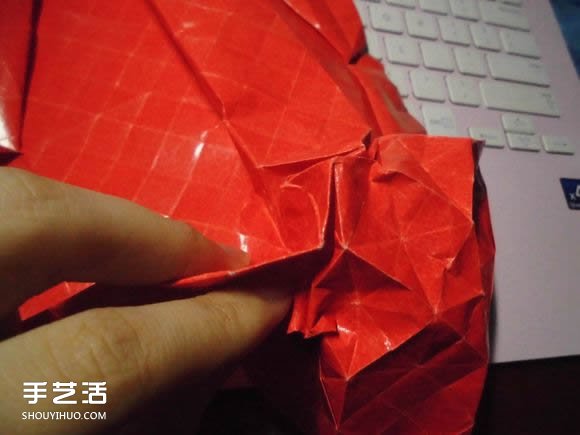 接吻鱼爱心折纸图解 超复杂桃心的折法过程 -  www.shouyihuo.com