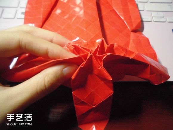 接吻鱼爱心折纸图解 超复杂桃心的折法过程 -  www.shouyihuo.com
