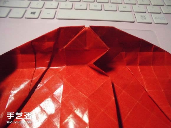 接吻鱼爱心折纸图解 超复杂桃心的折法过程 -  www.shouyihuo.com