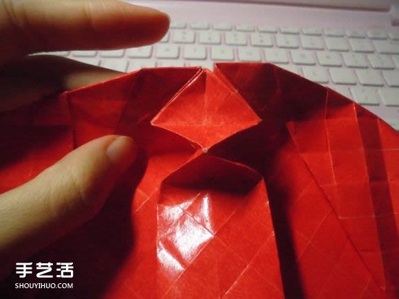 接吻鱼爱心折纸图解 超复杂桃心的折法过程 -  www.shouyihuo.com