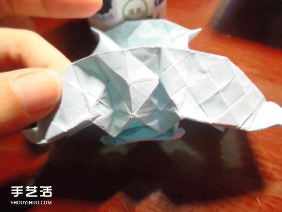 接吻鱼爱心折纸图解 超复杂桃心的折法过程 -  www.shouyihuo.com