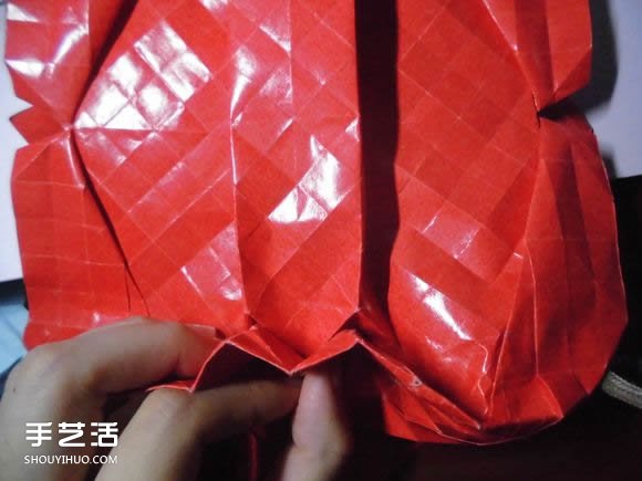 接吻鱼爱心折纸图解 超复杂桃心的折法过程 -  www.shouyihuo.com
