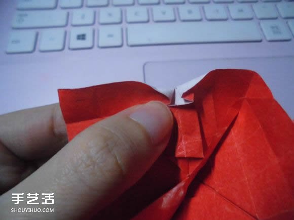 接吻鱼爱心折纸图解 超复杂桃心的折法过程 -  www.shouyihuo.com