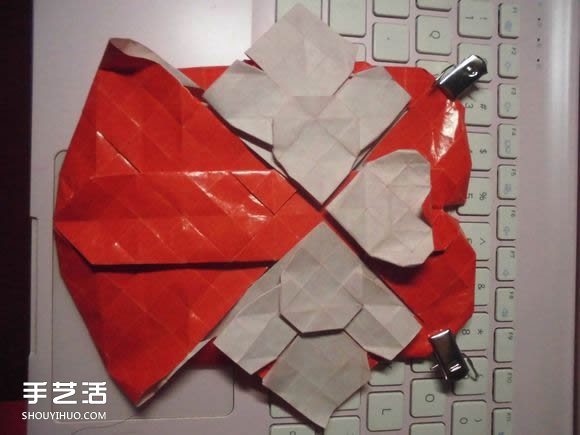 接吻鱼爱心折纸图解 超复杂桃心的折法过程 -  www.shouyihuo.com