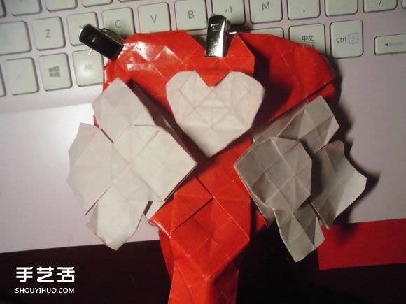 接吻鱼爱心折纸图解 超复杂桃心的折法过程 -  www.shouyihuo.com