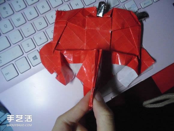 接吻鱼爱心折纸图解 超复杂桃心的折法过程 -  www.shouyihuo.com