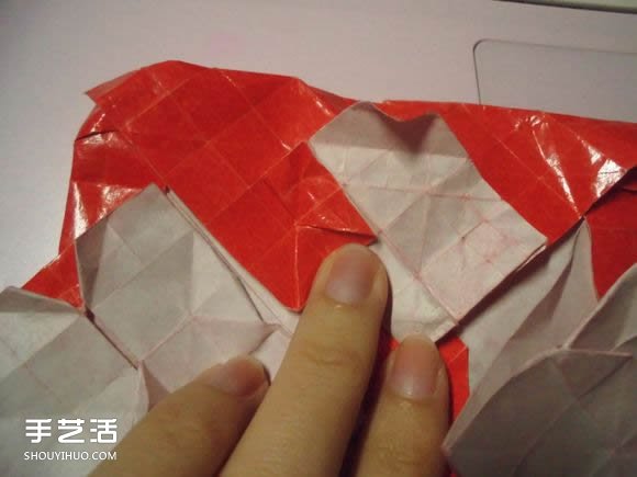 接吻鱼爱心折纸图解 超复杂桃心的折法过程 -  www.shouyihuo.com