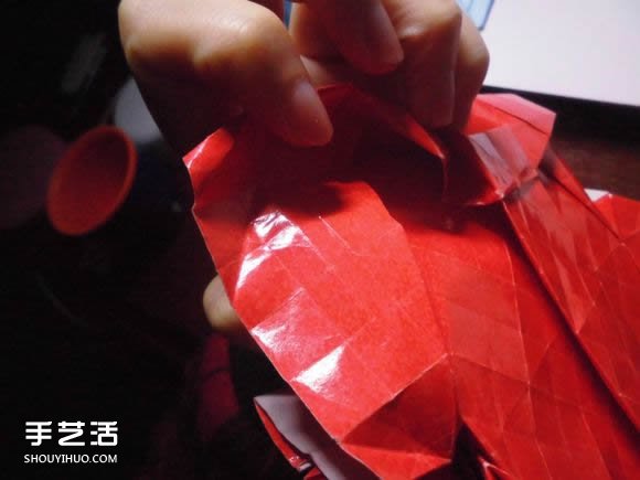 接吻鱼爱心折纸图解 超复杂桃心的折法过程 -  www.shouyihuo.com