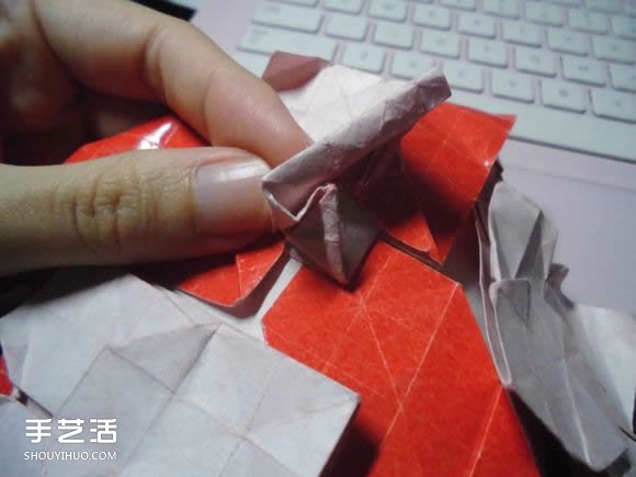 接吻鱼爱心折纸图解 超复杂桃心的折法过程 -  www.shouyihuo.com