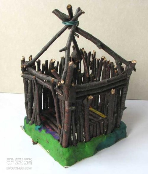 儿童小木屋制作教程 手工树枝房子的做法 -  www.shouyihuo.com