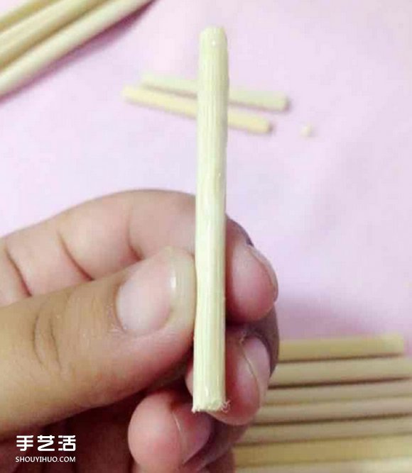 一次性筷子手工制作带扶手椅子的方法图解 -  www.shouyihuo.com