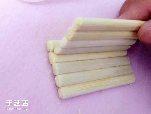 一次性筷子手工制作带扶手椅子的方法图解 -  www.shouyihuo.com