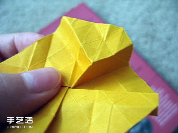 复杂玫瑰花的折法图解 玫瑰花折叠方法步骤 -  www.shouyihuo.com