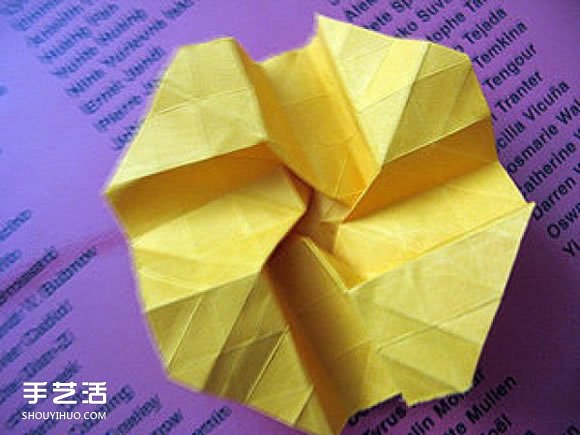 复杂玫瑰花的折法图解 玫瑰花折叠方法步骤 -  www.shouyihuo.com