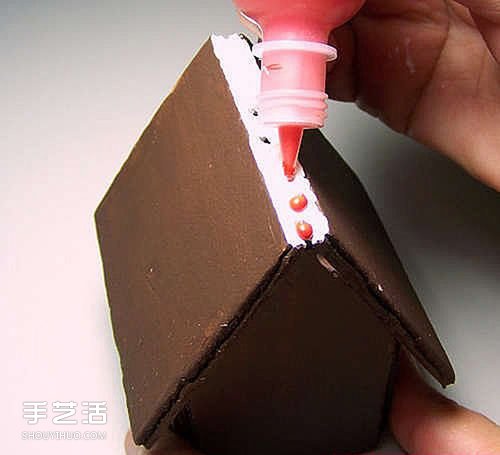 圣诞姜饼屋的做法图解 手工姜饼屋DIY制作方法 -  www.shouyihuo.com