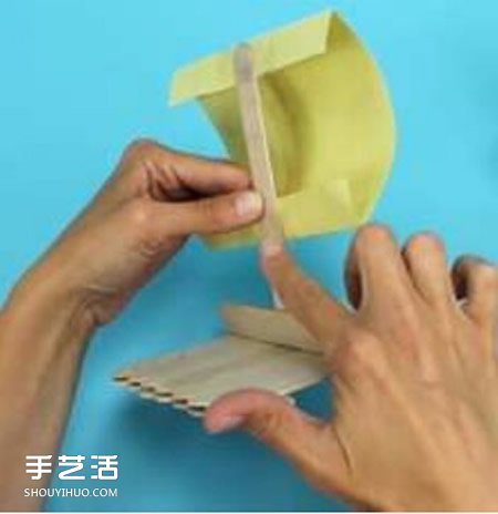 冰棍棒手工制作小帆船 幼儿冰棍棒小船的做法 -  www.shouyihuo.com