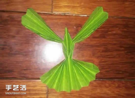 手工秃鹫折纸图解教程 秃鹫的折叠方法过程 -  www.shouyihuo.com