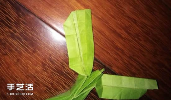 手工秃鹫折纸图解教程 秃鹫的折叠方法过程 -  www.shouyihuo.com