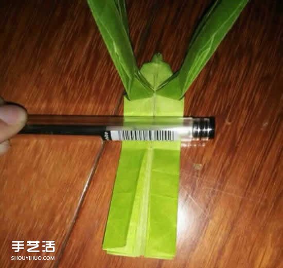 手工秃鹫折纸图解教程 秃鹫的折叠方法过程 -  www.shouyihuo.com