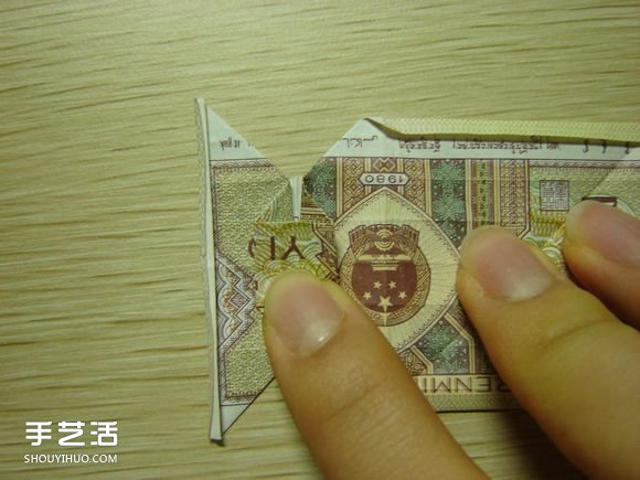 纸币折纸照相机图解 美金折相机的折法详解 -  www.shouyihuo.com