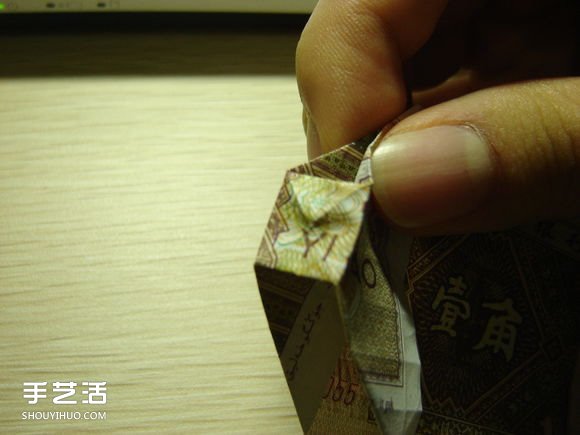 纸币折纸照相机图解 美金折相机的折法详解 -  www.shouyihuo.com