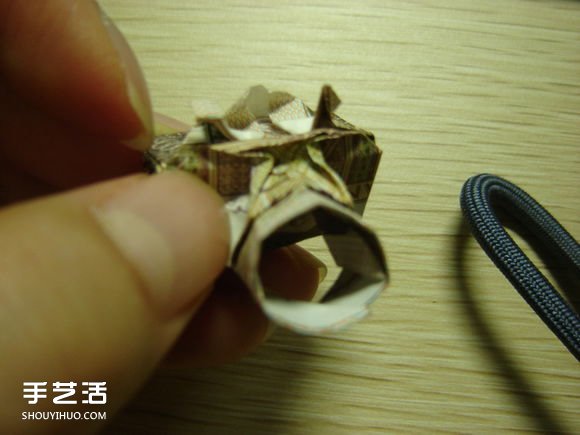 纸币折纸照相机图解 美金折相机的折法详解 -  www.shouyihuo.com