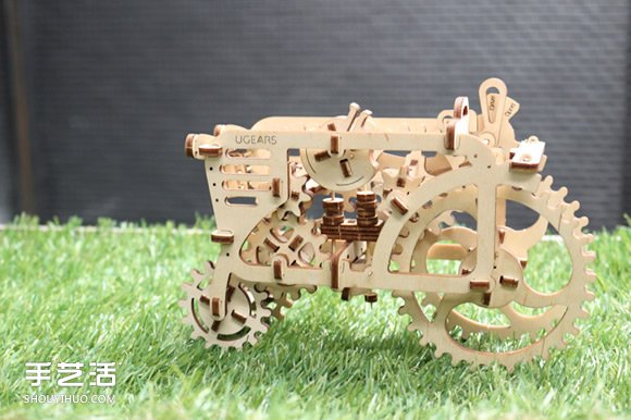 UGEARS自走拖拉机模型制作 利用橡皮筋产生动力 -  www.shouyihuo.com