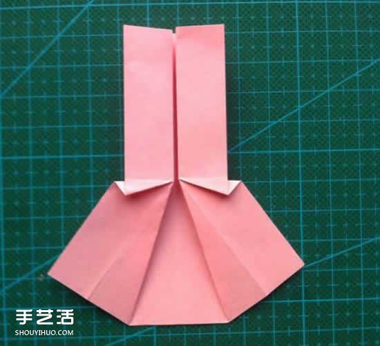 儿童折纸裙子图解教程 简单小裙子的折叠方法 -  www.shouyihuo.com
