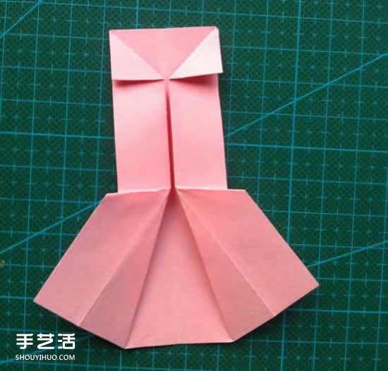 儿童折纸裙子图解教程 简单小裙子的折叠方法 -  www.shouyihuo.com