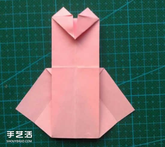 儿童折纸裙子图解教程 简单小裙子的折叠方法 -  www.shouyihuo.com