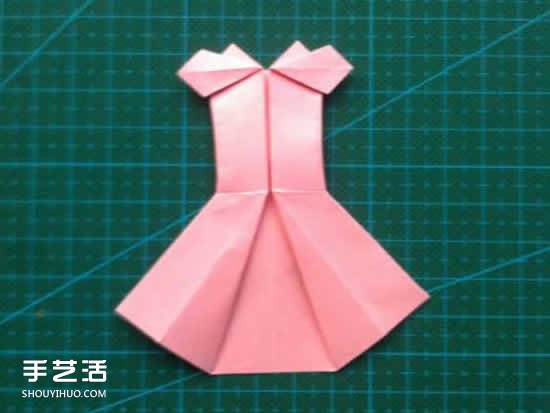 儿童折纸裙子图解教程 简单小裙子的折叠方法 -  www.shouyihuo.com