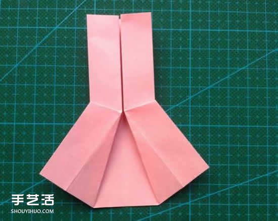儿童折纸裙子图解教程 简单小裙子的折叠方法 -  www.shouyihuo.com