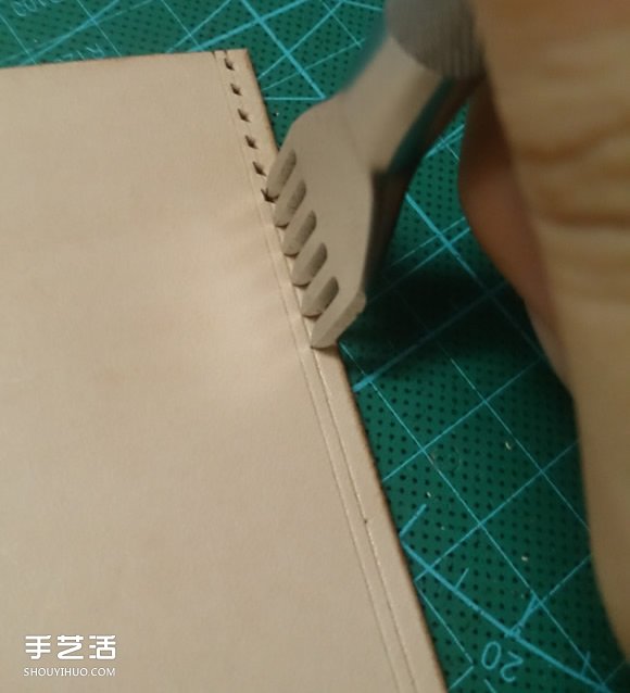 植鞣革剑桥包制作教程 自制剑桥包DIY方法图解 -  www.shouyihuo.com